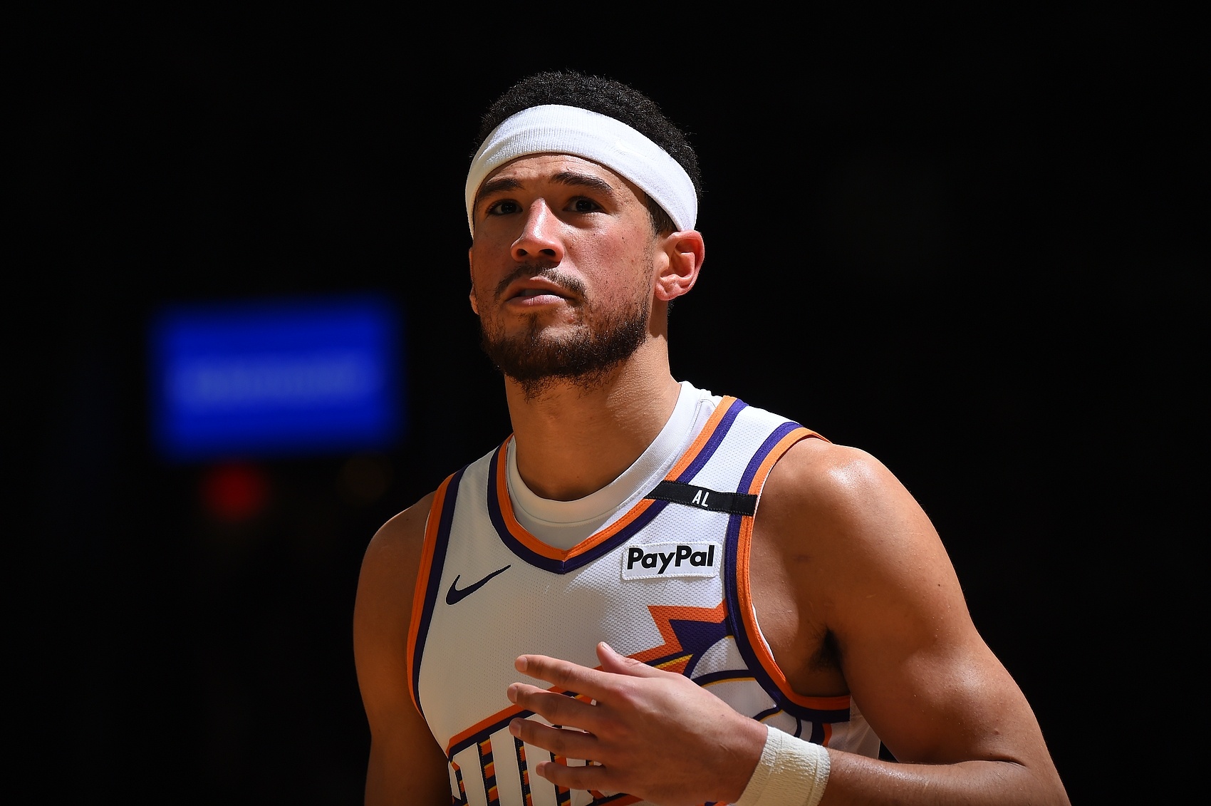 开云官网-勇士翻盘波兰男篮，布克高光表现的简单介绍