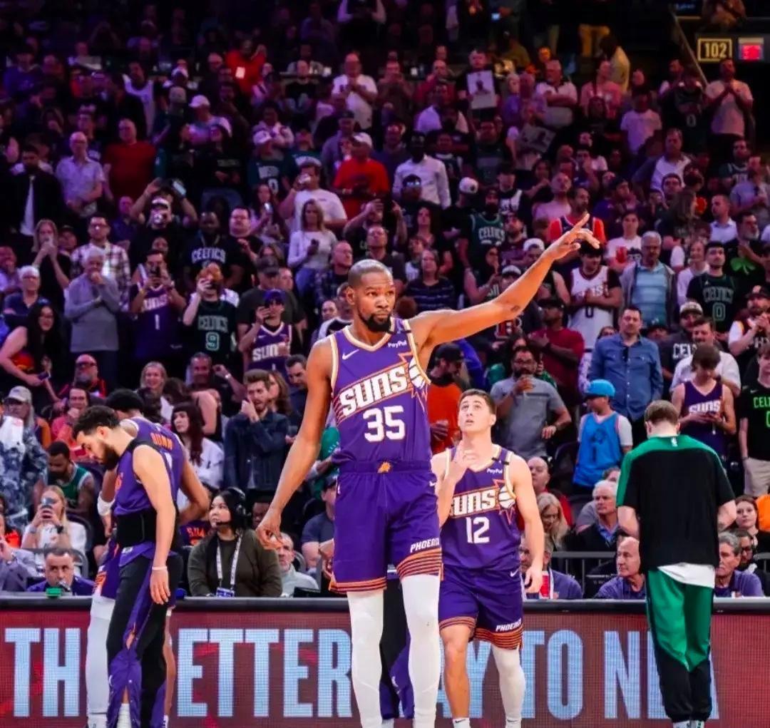 勇士翻盘波兰男篮，布克高光表现的简单介绍