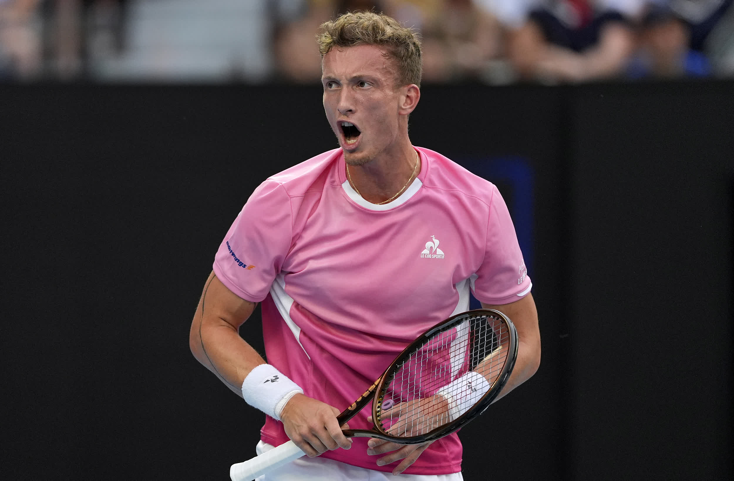 开云平台-意大利网球队险胜法国网球队，德约科维奇送出助攻的简单介绍