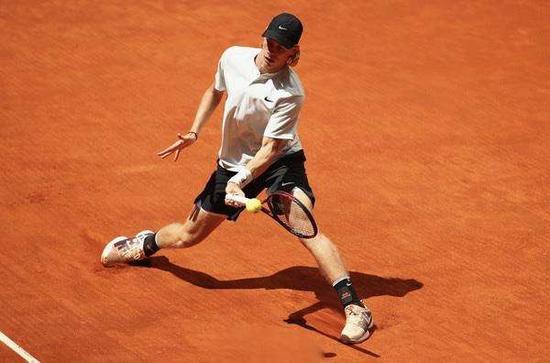 开云体育登录-捷克运动员展现实力，稳坐前列