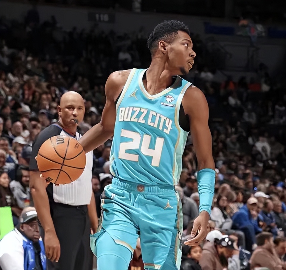 关于华盛顿沃特福德新赛季表现出色，主帅再次备战前厅新闻的信息