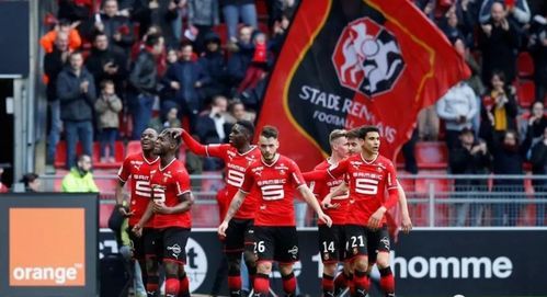 世界顶尖球队将在绿茵场上大战一场 世界顶尖球队将在绿茵场上大战一场