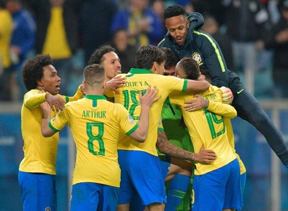 关于巴拉圭队晋级羽毛球比赛四强，业绩突出的信息