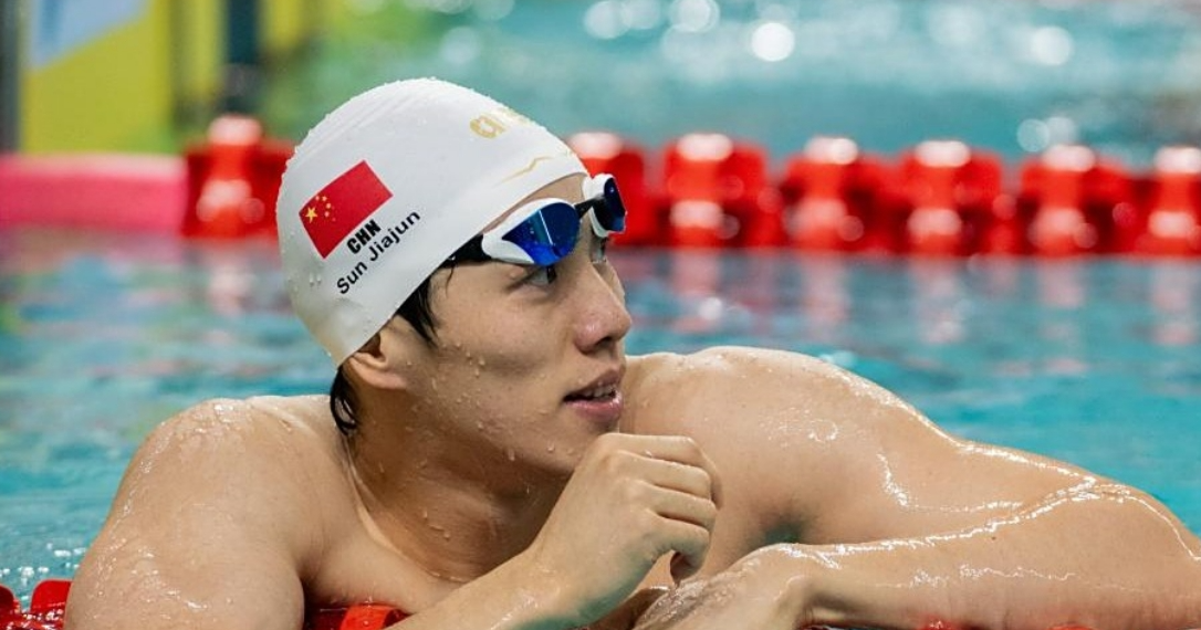 开云体育下载-厄瓜多尔选手史密斯在自由泳比赛中斩获金牌