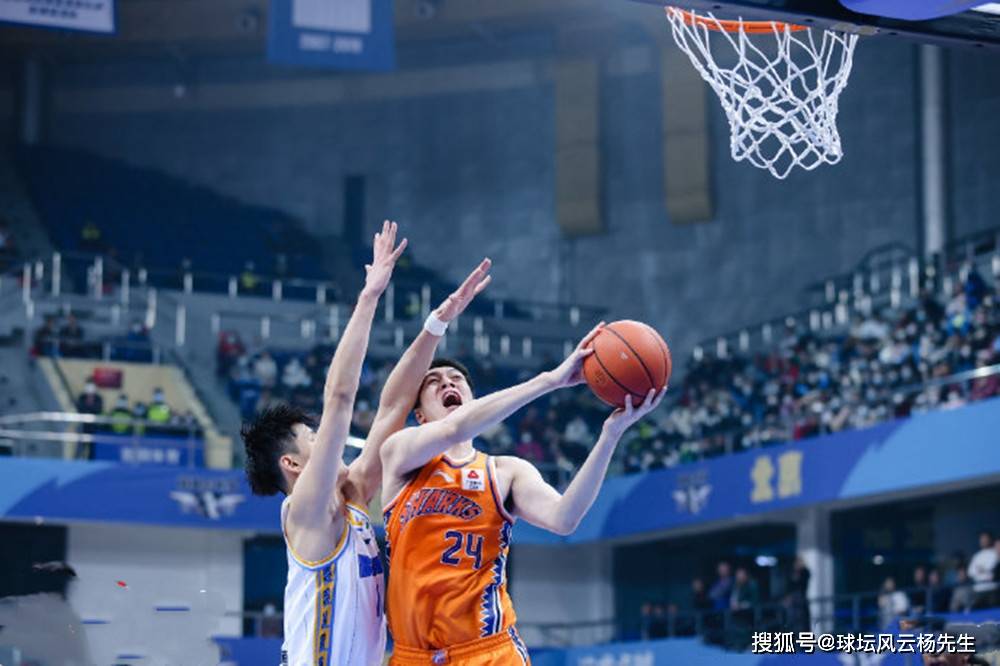 开云体育中国-球坛精英对决，惊险一战赢得观众掌声