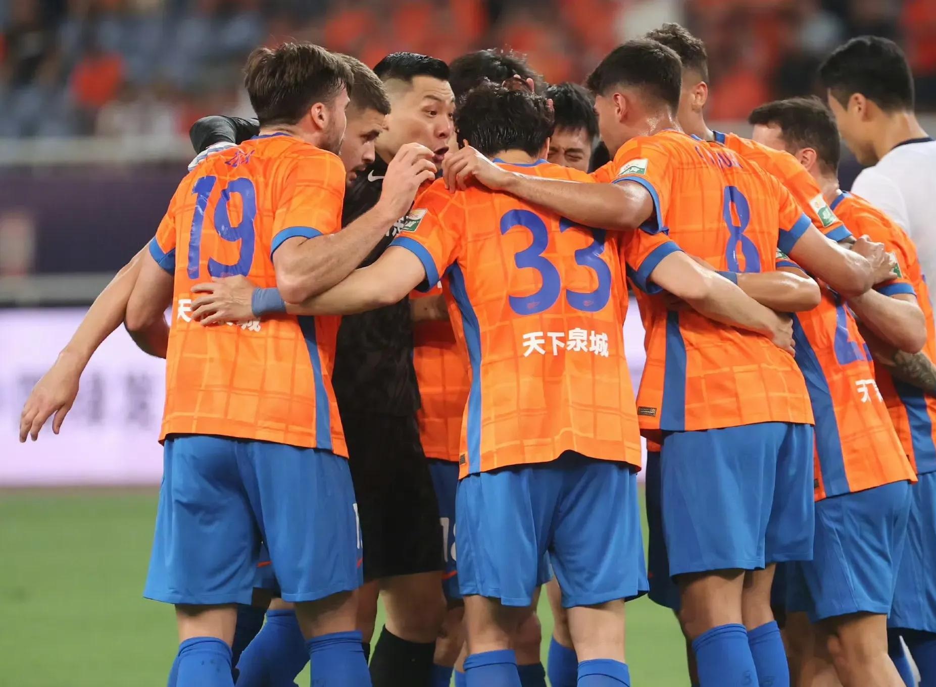 开云体育APP下载-亚洲足球传奇球星重现江湖，粉丝们沸腾的简单介绍