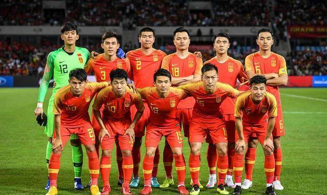 亚洲足球传奇球星重现江湖，粉丝们沸腾的简单介绍