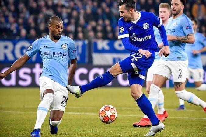 开云官方app入口-沙尔克遭遇失利，球队实力有待提升