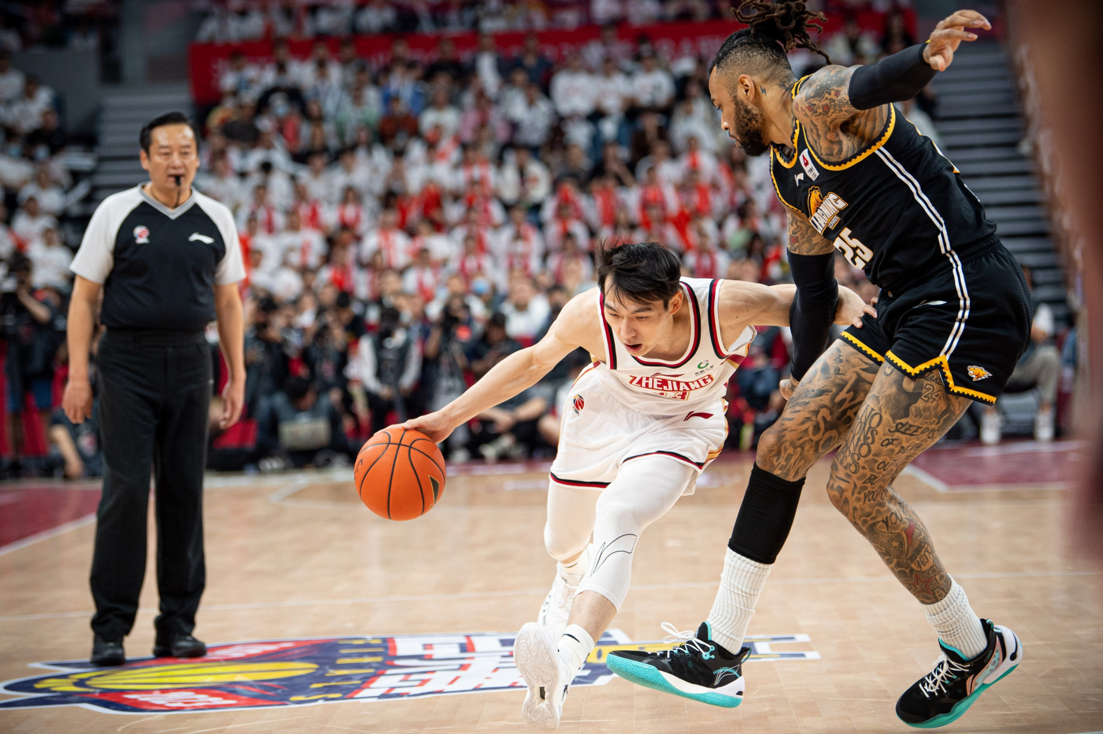 黑龙江男篮再掀狂潮,魔术师助阵 黑龙江男篮再掀狂潮,魔术师助阵