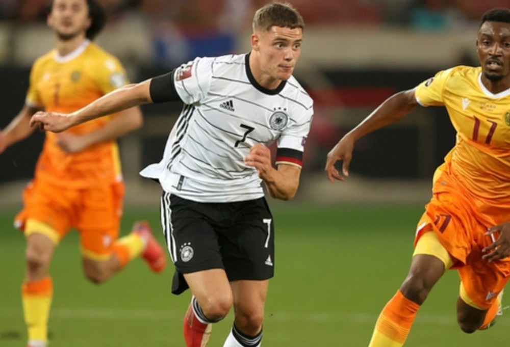 德国队完胜日本队，安赛龙高光表现的简单介绍