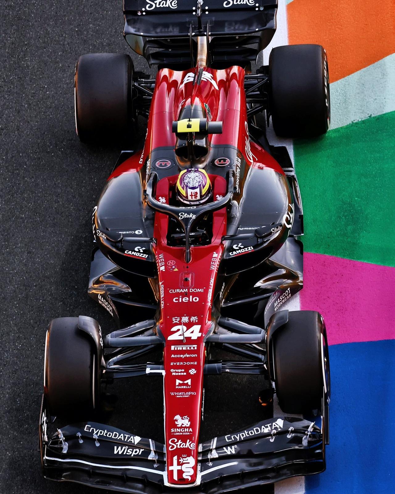 索伯车队鏖战红牛车队,皮亚斯特里关键制胜的简单介绍 索伯车队鏖战红牛车队,皮亚斯特里关键制胜的简单介绍