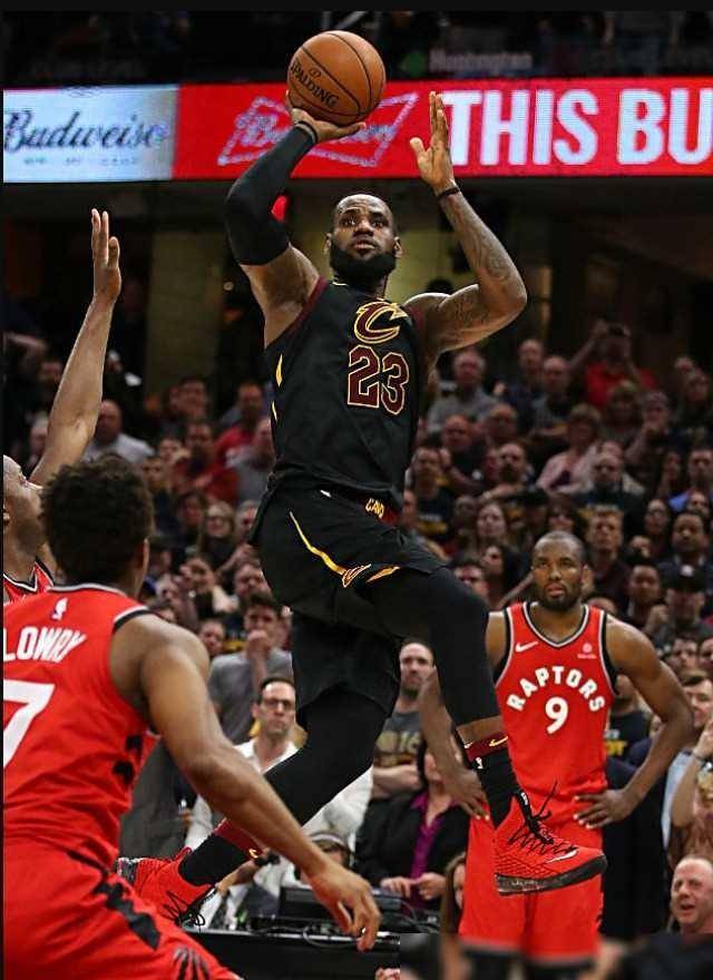 关于猛龙绝杀骑士，利拉德状态火热的信息