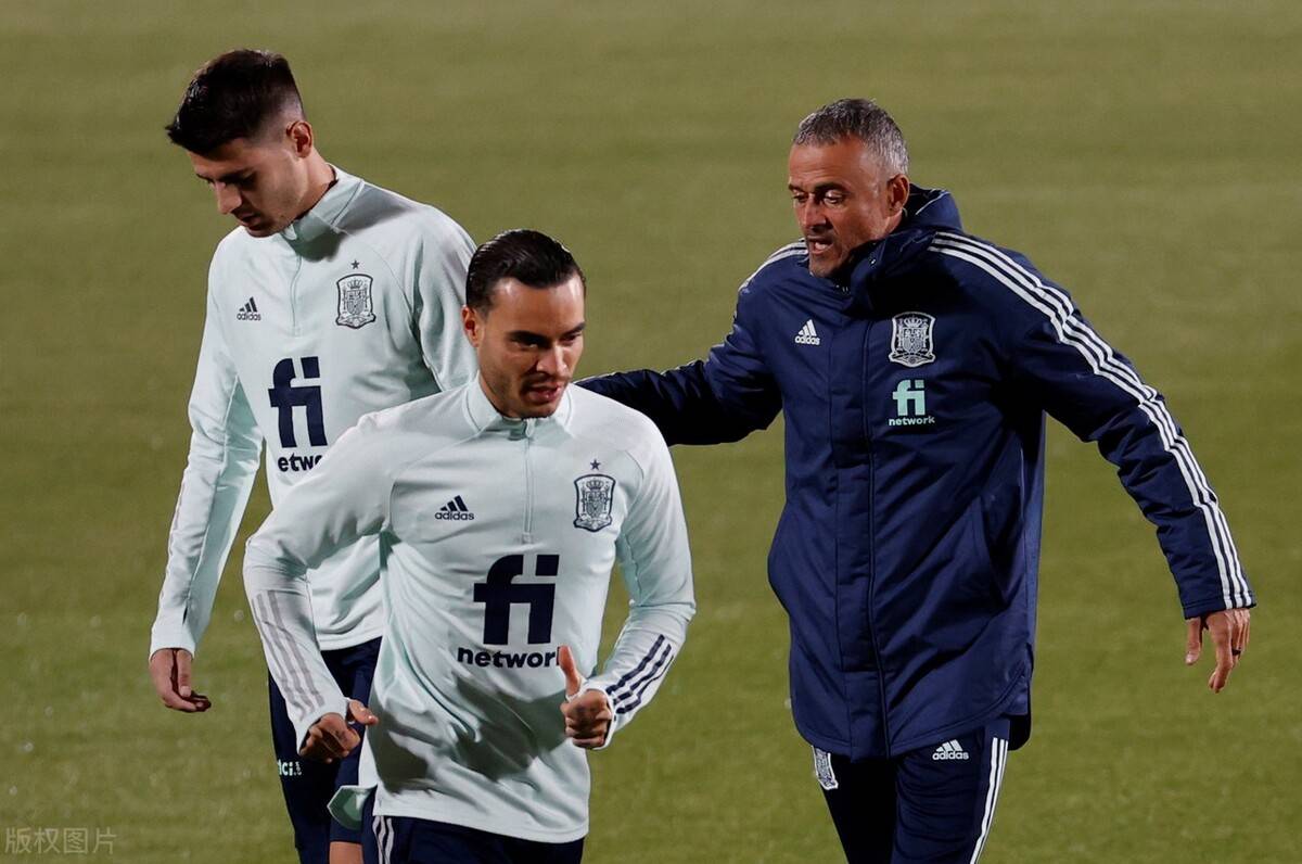 包含德国队轻取丹麦队，黄鸭组合状态火热的词条