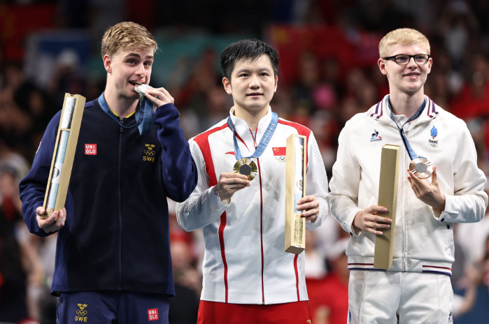 包含英格兰队翻盘德国队，樊振东状态火热的词条