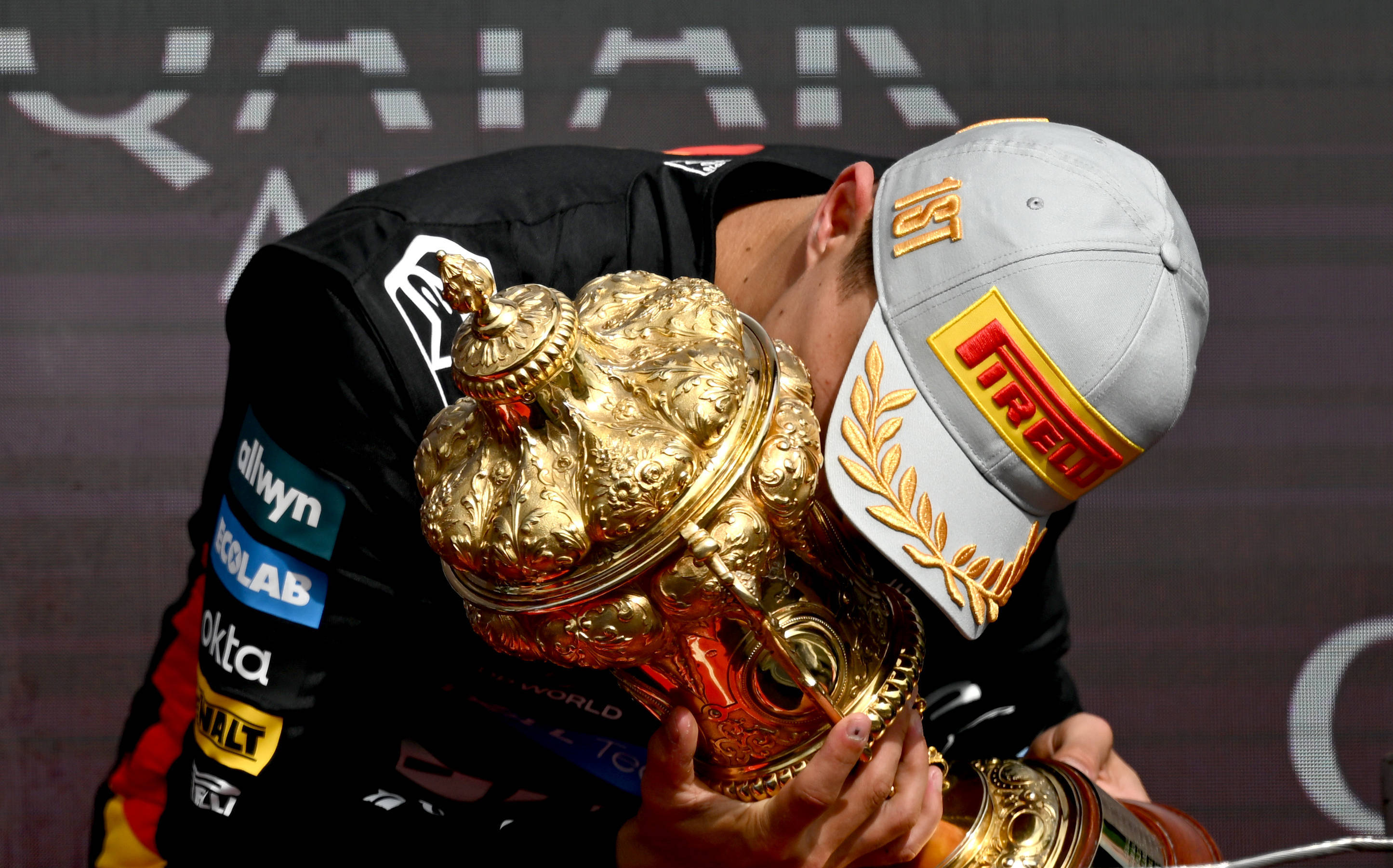 索伯车队险胜迈凯伦，汉密尔顿关键制胜的简单介绍