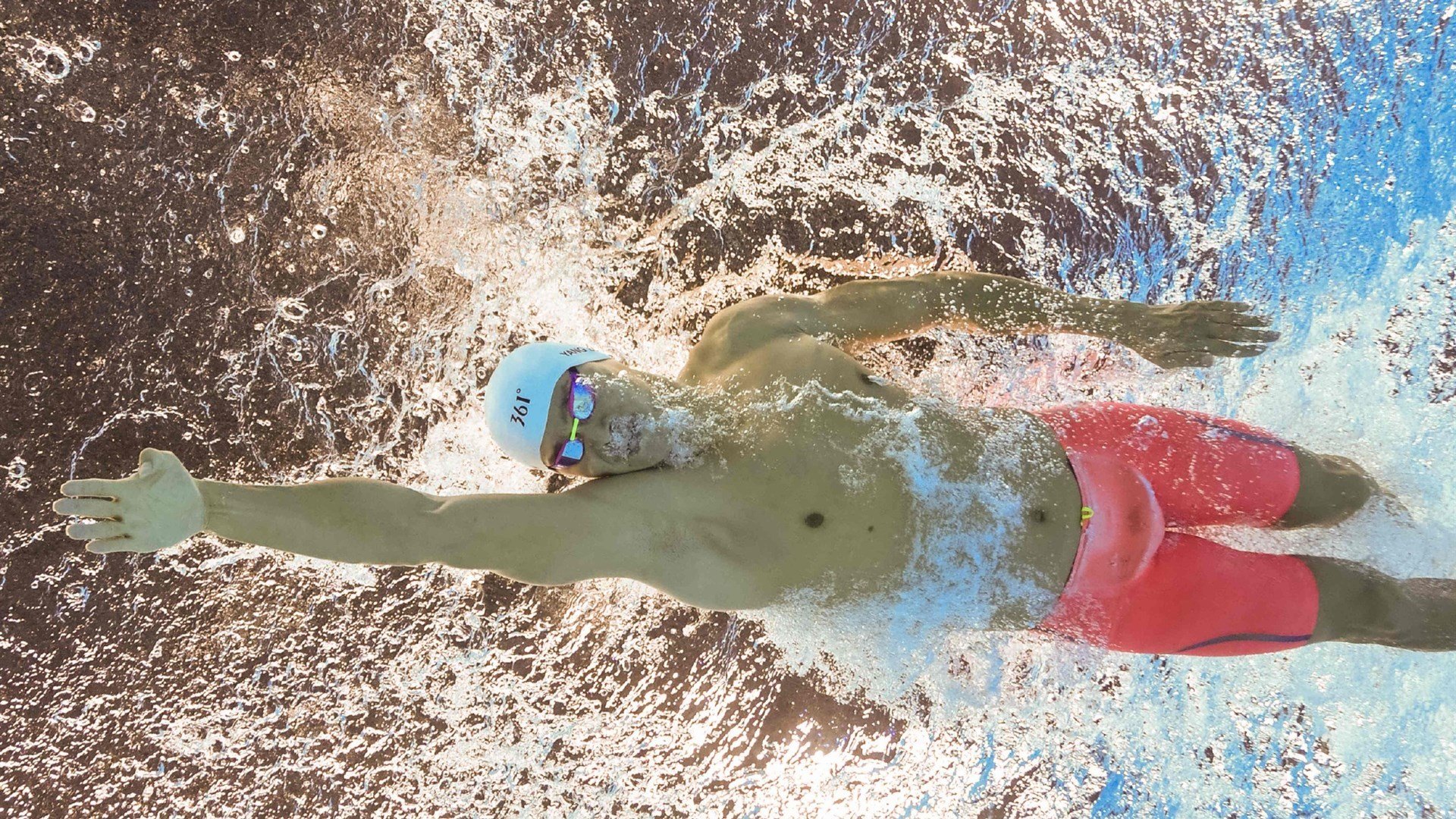 克瓦拉茨赫利亚的魔法舞步，喀麦隆在硬仗中击败苏格兰的战术启示