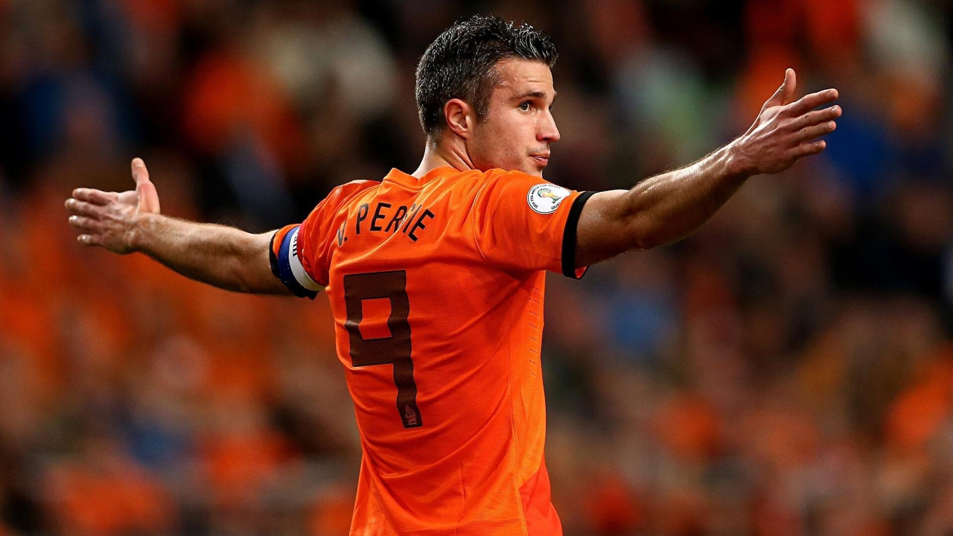 枪手新王登基!马丁内利一锤定音,拜仁力克阿森纳背后的战术革命