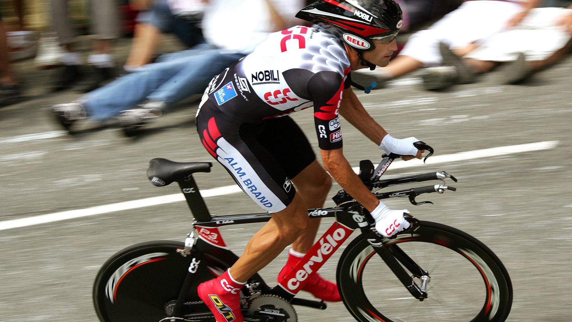 温网基因横扫ATP总决赛，鲁德以草地智慧统治硬地之巅