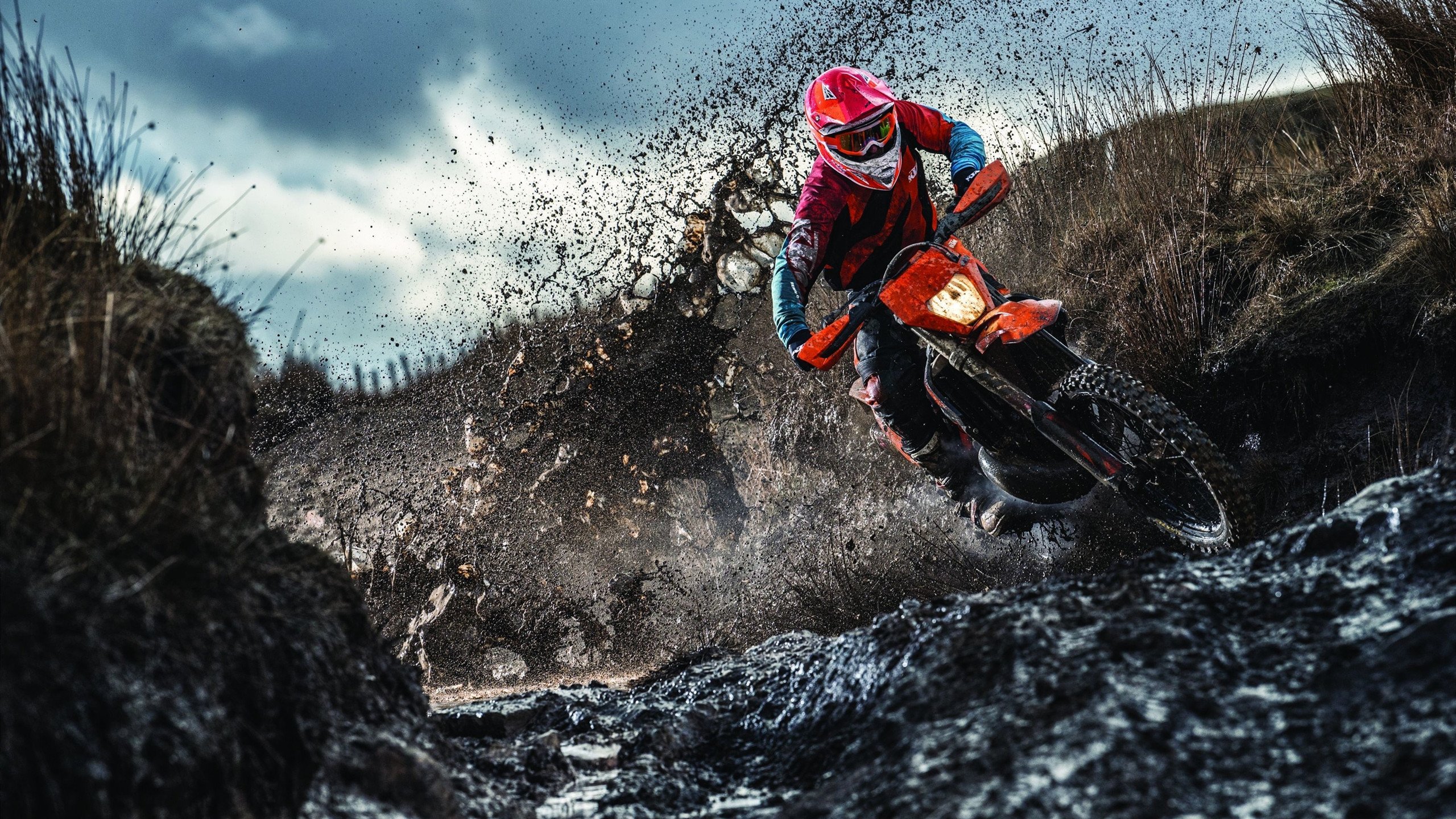 新王加冕,哥伦比亚轻取巴黎之夜,梅西点燃足球圣殿